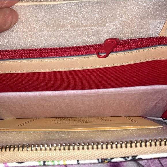 New Retired Dooney and Bourke Disney Sketch Wallet - Picture 4 of 4